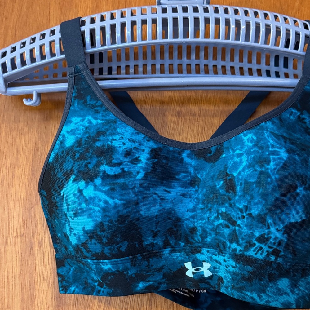 Under Armour Women's Marble/Tie Dyed Sports Bra - Picture 3 of 7